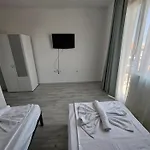 естрела Hotell *